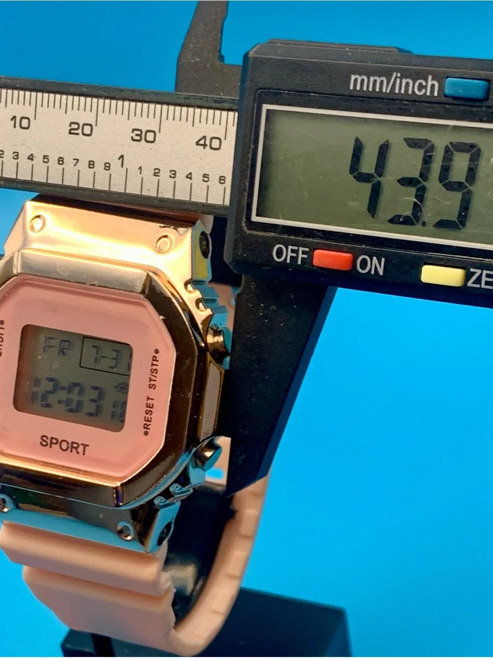 Unisex Digital Wristwatch Chrono Day Date Backlight Alarm Silicone Band Working